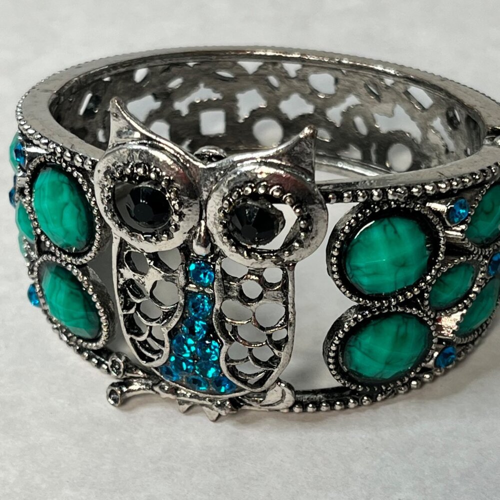 Silver Owl Cuff Bracelet With Green & Blue Gemstones Hinged Closure Intricate De - Picture 2 of 5